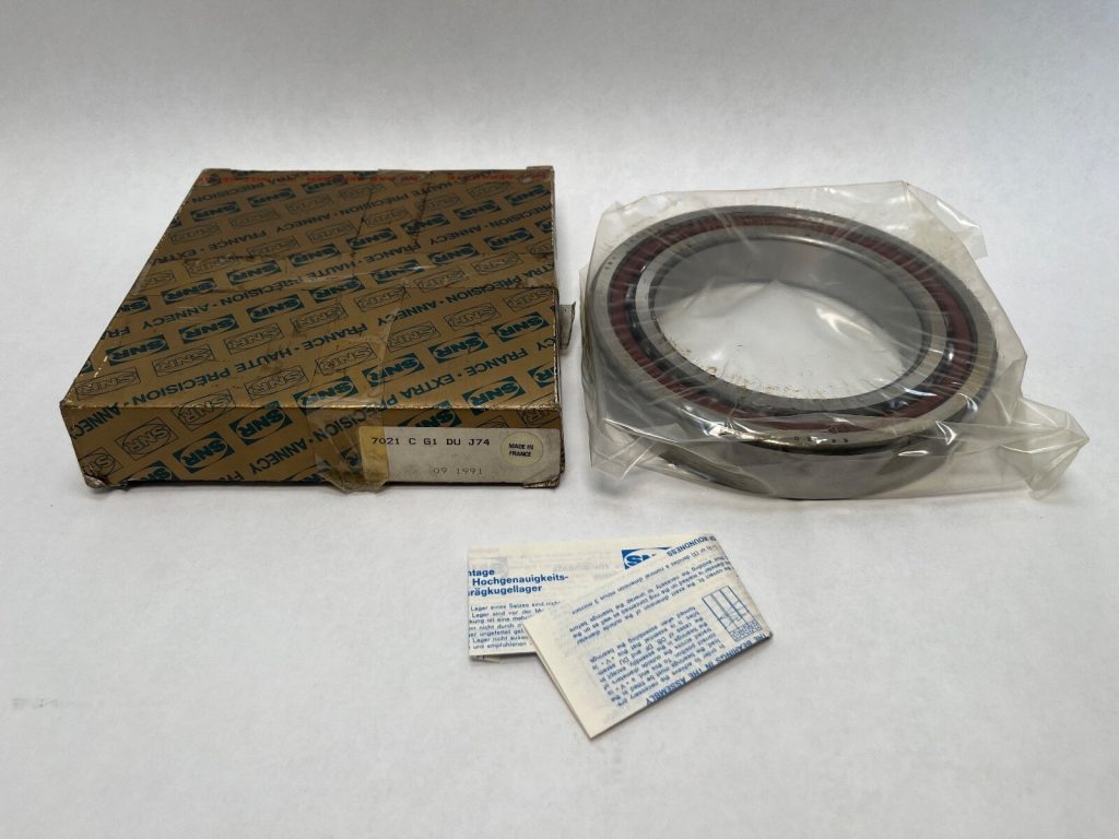 Super Precision Angular Contact Ball Bearing - Straight Bore, 105 mm ID, 160 mm OD, 26 mm Width, Open, 15° Contact Angle.