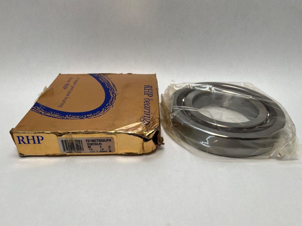 Super Precision Angular Contact Ball Bearing - Straight Bore, 90 mm ID, 160 mm OD, 30 mm Width, Open, 15° Contact Angle, Universal Light Preload.