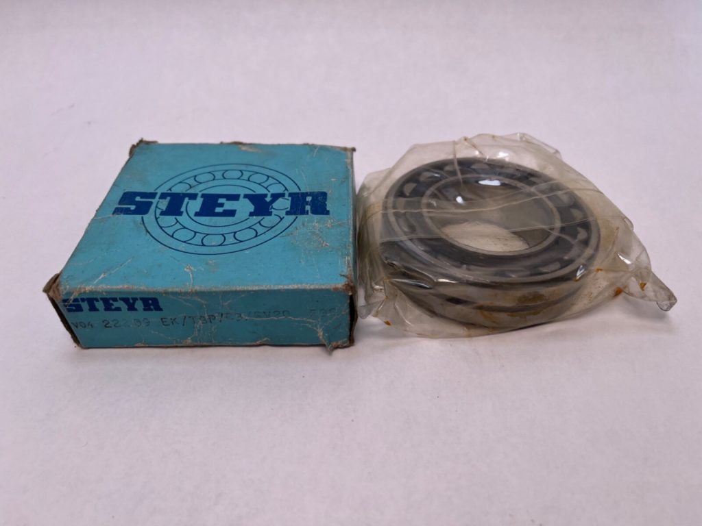Spherical Roller Bearing - Tapered Bore, 45 mm ID, 85 mm OD, 23 mm Width, Open, C3 Internal clearance.