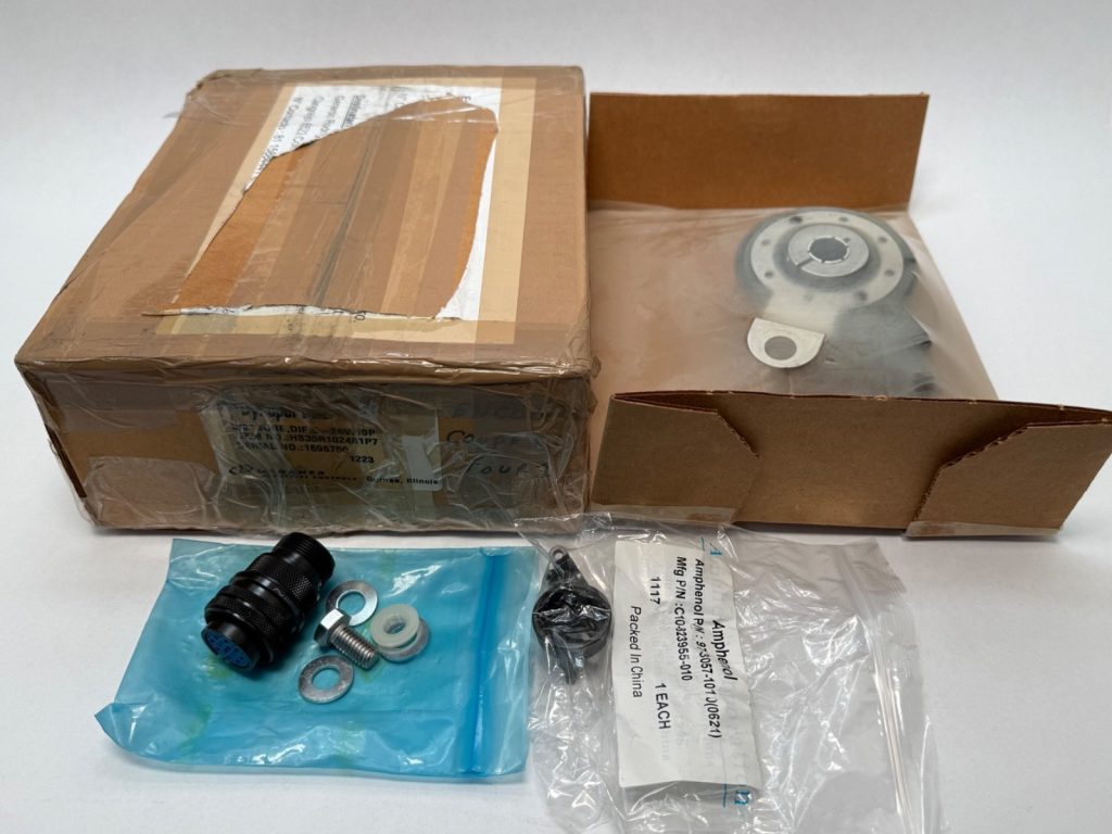 Heavy-Duty Sealed Hollowshaft Optical Incremental Encoder, 1024 PPR, 5/8″ Isolated Through-Bore, Differential A/B/Z 5–26 VDC, IP67, −40 to +100 °C, 10-Pin MS with Mate