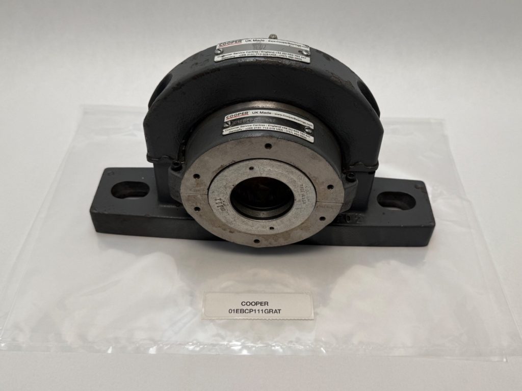Cooper 01EBCP111GRAT Split Roller Bearing Pillow Block 1-11/16" ID