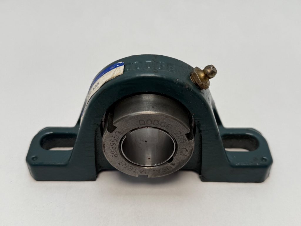Pillow Block Bearing - 1.0 Bore, 2 bolt, Cast Iron housing, Standard Duty, Non-Expanding.