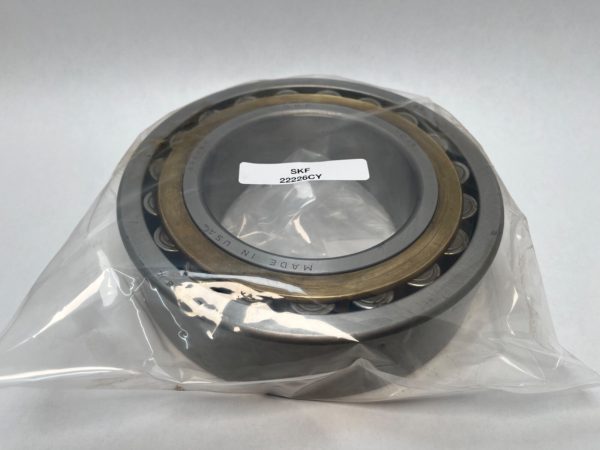 SKF 22226CYW33 spherical roller bearing in a plastic bag with a label reading SKF 22226CY