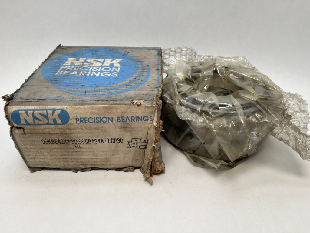 NSK 90KBE42X Double Taper Bearing 90mm ID 160mm OD 30218DF 90KBE42-X-BAS4A LCP30