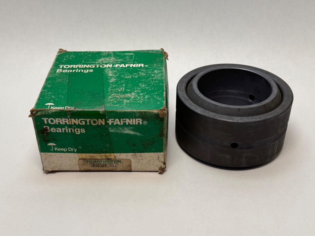 Torrington 32SF52 Spherical Plain Bearing B52-L GE82 GEZ304 3-1/4×5-1/8×2-27/32″