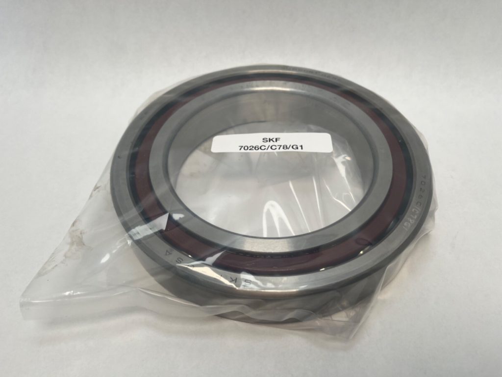 Angular Contact Ball Bearing - Straight Bore, 130 mm ID, 200 mm OD, 33 mm Width, Open, 15° Contact Angle, P5 Precision.