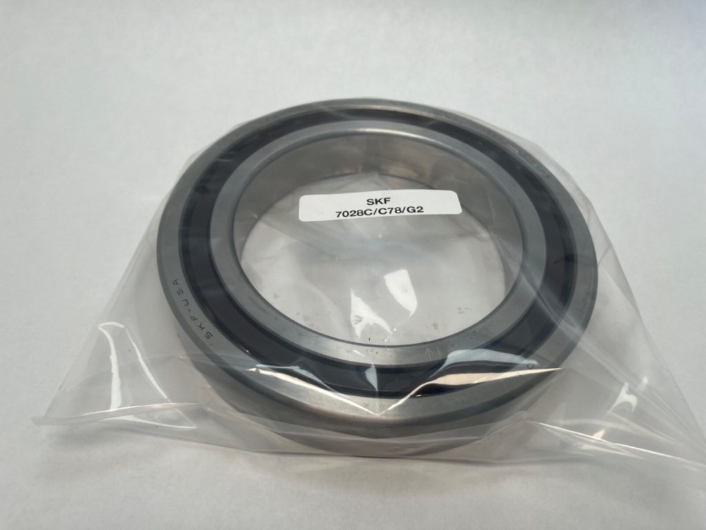 Angular Contact Ball Bearing - Straight Bore, 140 mm ID, 210 mm OD, 33 mm Width, Open, 15° Contact Angle, P5 Precision.