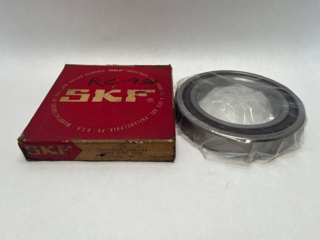 Angular Contact Ball Bearing - Straight Bore, 105 mm ID, 160 mm OD, 26 mm Width, Open, 15° Contact Angle.