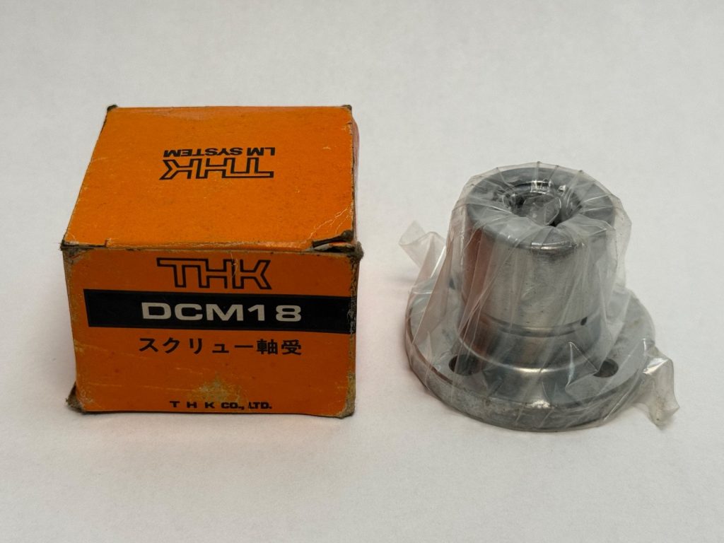 Flanged Trapezoidal Lead Screw Nut for 18 mm Shaft, 32 mm OD x 40 mm, Sliding Contact Zinc Alloy, Self-Locking 4 mm Lead