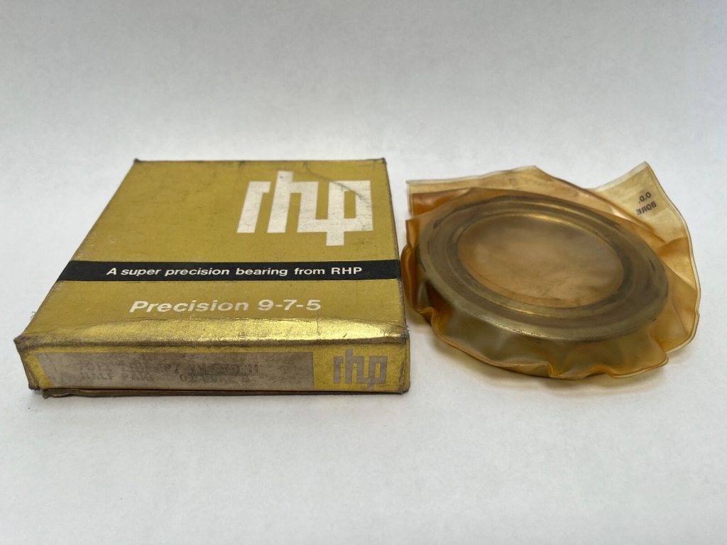 Super-Precision Angular Contact Ball Bearing, 60 x 95 x 18 mm, ABEC 7 / P4, Phenolic Cage, Universally Ground Single, Light Preload