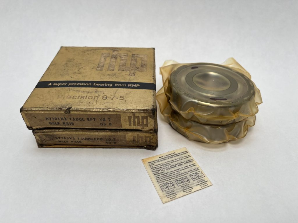 Super Precision Angular Contact Ball Bearing Pair 30x72x19 mm, 25° Contact Angle, Light Preload, ABEC 7