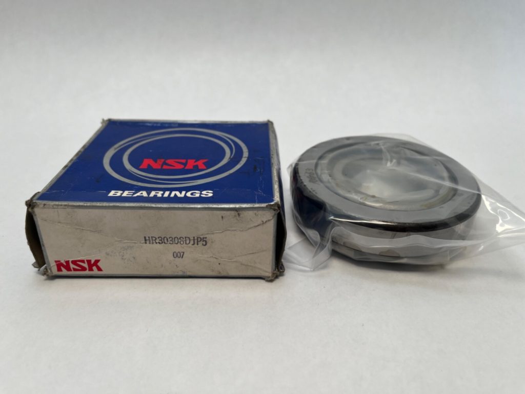 Tapered Roller Bearing Cone and Cup Set — 40 mm Bore, 90 mm OD, 25.25 mm Width, Steep 28° Contact Angle, High-Capacity HR, P5 Precision
