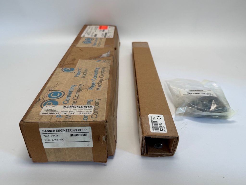 A-GAGE EZ-ARRAY Measuring Light Curtain Emitter, 300 mm Array, 5 mm Beam Spacing, 60 Beams