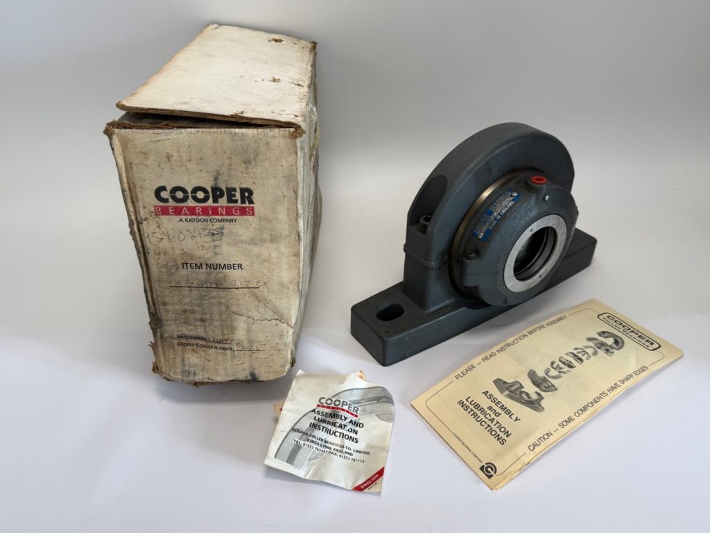 Complete Split Cylindrical Roller Bearing Pillow Block Unit, 2-7/16 in Bore, Heavy-Duty 02 Series, Expansion Type