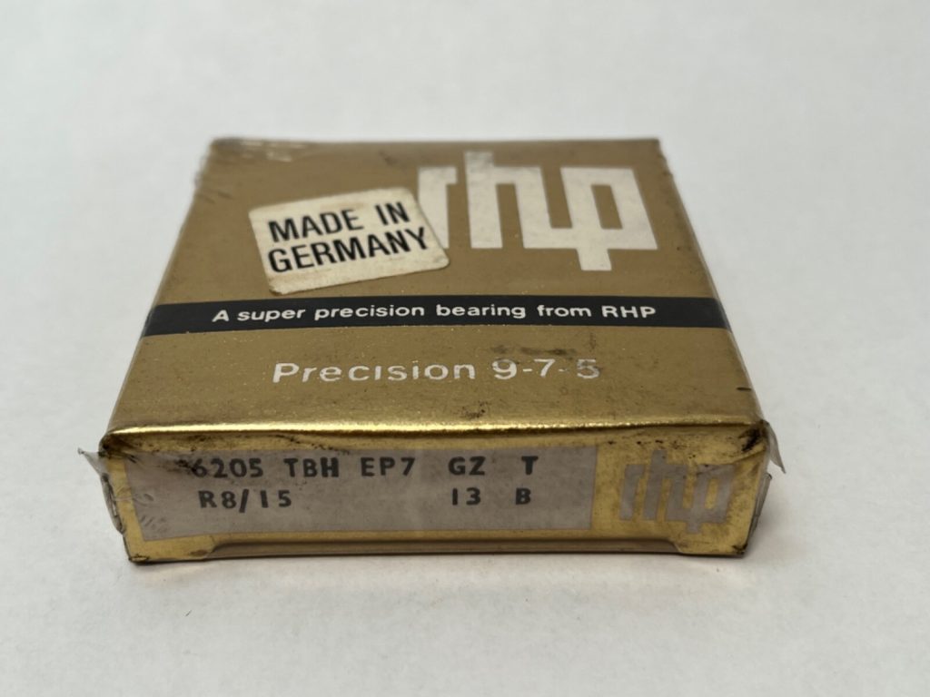 Precision Deep Groove Ball Bearing – Straight Bore, 25 mm ID, 52 mm OD, 15 mm Width, Open, ABEC 7, CN Clearance, Machined Phenolic Cage