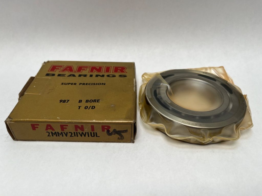 Angular Contact Ball Bearing - 55 mm ID, 100 mm OD, 21 mm Width, Open, 15°, Light Preload, ABEC 9 Universal Single