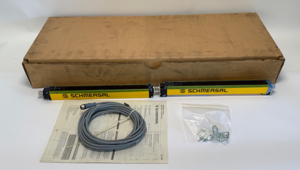 Type 4 Safety Light Curtain Set, 250 mm Protective Height, 30 mm Resolution, 3-10 m Range, PL e / SIL 3