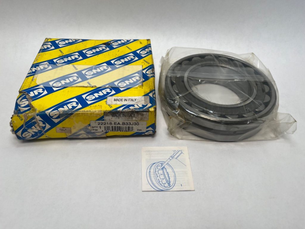 Double-Row Self-Aligning Spherical Roller Bearing, 90mm x 160mm x 40mm, Cylindrical Bore, Open With Outer-Ring Lubrication Groove, C3 Clearance