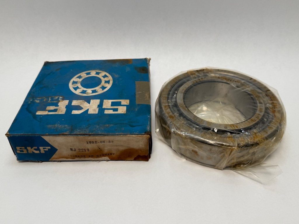 Single Row Cylindrical Roller Bearing, 90 x 160 x 40 mm, NJ Design — One Flanged Inner Ring, One-Direction Axial Location