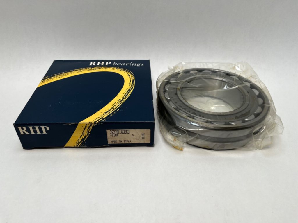 Spherical Roller Bearing 90x160x40 mm Double Row Straight Bore W33 Lubrication Groove Steel Cage C3 Clearance