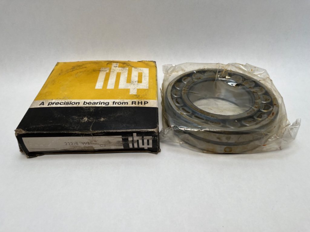 Spherical Roller Bearing 90 x 160 x 40 mm Straight Bore W33 Lubrication Groove C3 Clearance