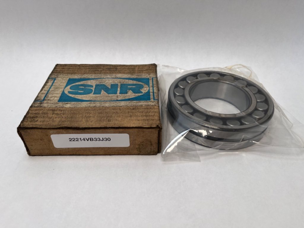 Spherical Roller Bearing 70 x 125 x 31 mm, Straight Bore, C3 Clearance, Outer-Ring Lubrication Groove and Three Feed Holes