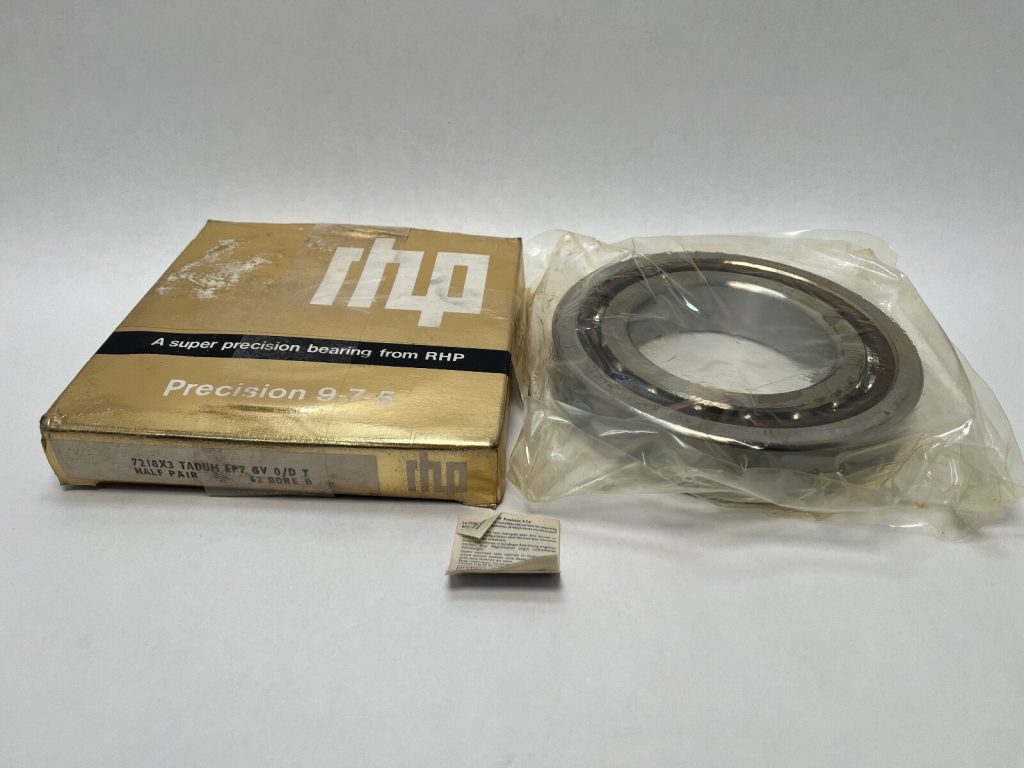 Super Precision Angular Contact Ball Bearing - Straight Bore, 90 mm ID, 160 mm OD, 30 mm Width, Open, 25° Contact Angle, Universal Medium Preload, ABEC 7