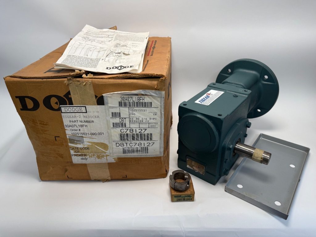 Right Angle Worm Gear Reducer, 7:1 Ratio, 3.00 in Centre Distance, 180TC C-Face Input, Left Hand Solid Output