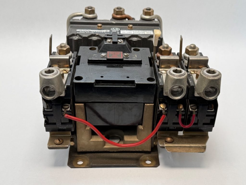 NEMA Size 4 Full-Voltage Magnetic Motor Starter, 3-Pole, 135 A at 600 V AC Max, 40–100 HP 200–575 V Three-Phase, Open Type