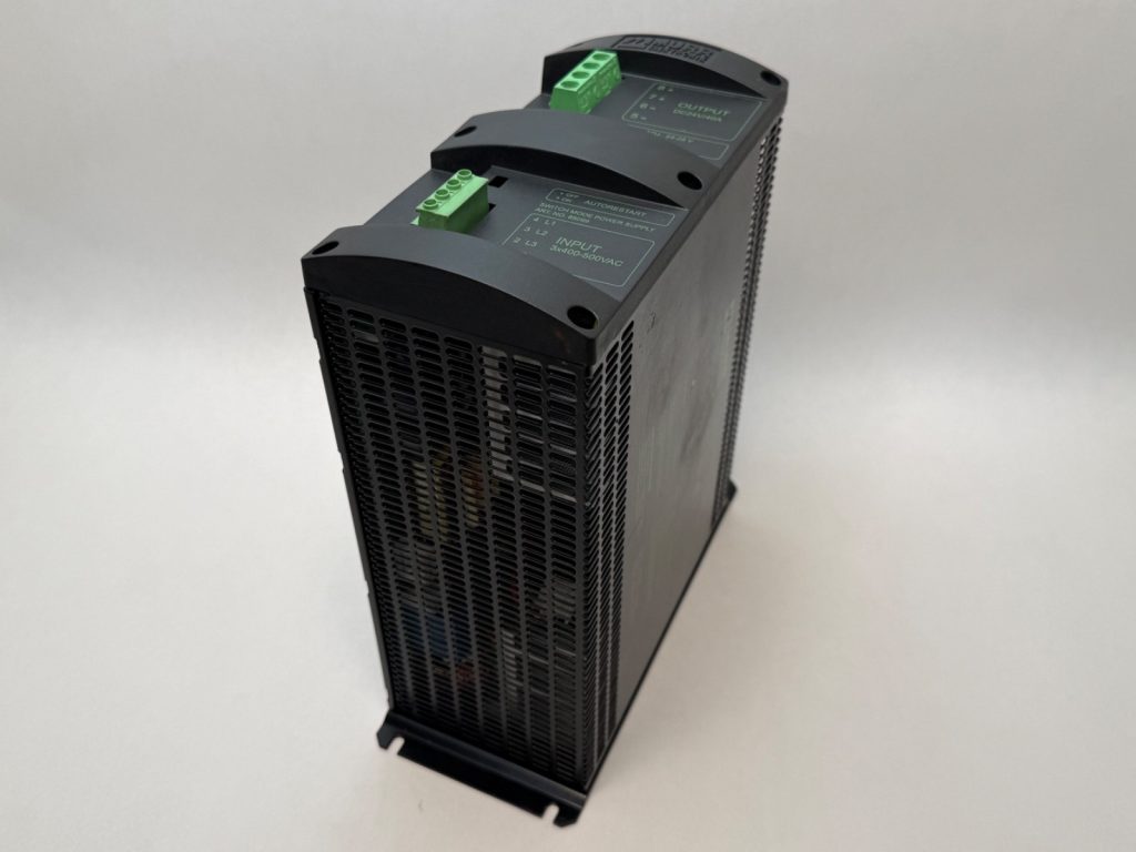 Three-Phase Switch Mode Power Supply, 360–550 V AC In, 24 V DC / 40 A Out, Adjustable 24–28 V, 91% Efficient