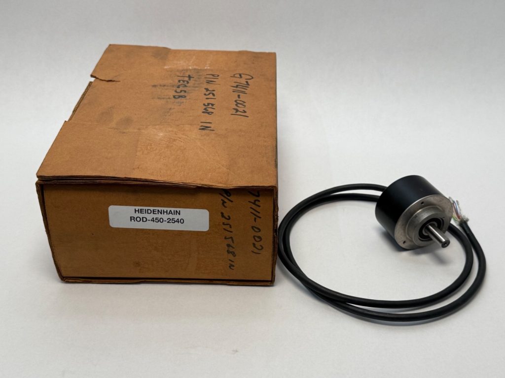 Incremental Rotary Encoder, 2540 Lines/Rev, 11 µApp Sinusoidal Output, 10 mm Solid Shaft, IP67, 12,000 rpm, 5 V Supply