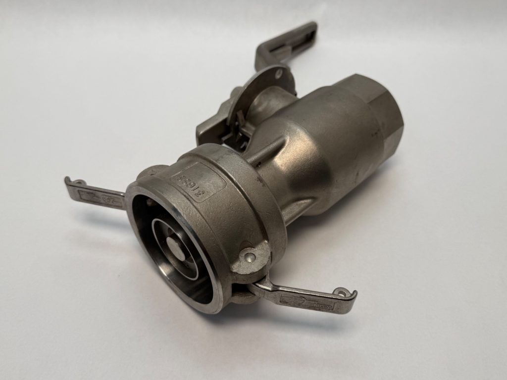 2 in MAXI-DRY Dry Disconnect Coupler, 316 Stainless Steel with Viton FKM Seals, 2 in Coupler x 2 in Female NPT, 150 PSI