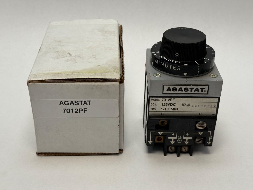Electropneumatic On-Delay Timing Relay, 1-10 Minute Adjustable, 125 V DC Coil, DPDT (2 Form C) 10 A at 240 V AC, Panel Mount