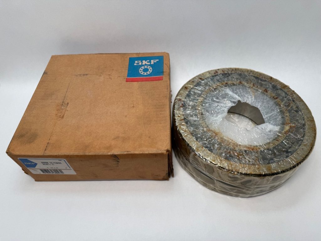 Double-Row Spherical Roller Bearing, 130 x 230 x 80 mm, Cylindrical Bore, C3 Clearance, W33 Lubrication Groove