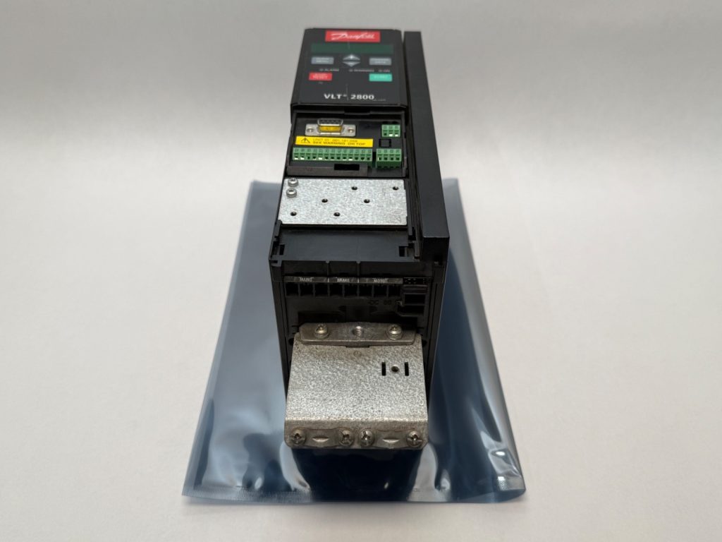 Variable Frequency Drive (VFD), 4.0 kW / 5.0 HP, 3 x 380-480 V Three-Phase, IP20 Bookstyle, Integral Class A1 RFI Filter, Brake Chopper Terminals