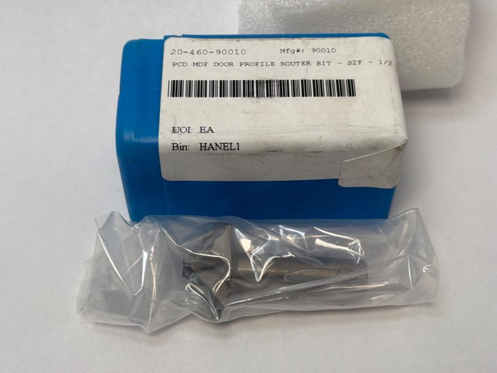 PCD Diamond Router Bit — 2 Flute, Right-Hand, 33.65 x 13 x 12.7 mm, for MDF