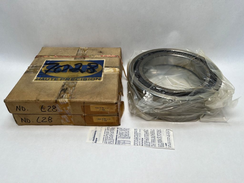 Super Precision Angular Contact Ball Bearing - Straight Bore, 140 mm ID, 210 mm OD, 33 mm Width, Open, 15° Contact Angle, Universal Light Preload