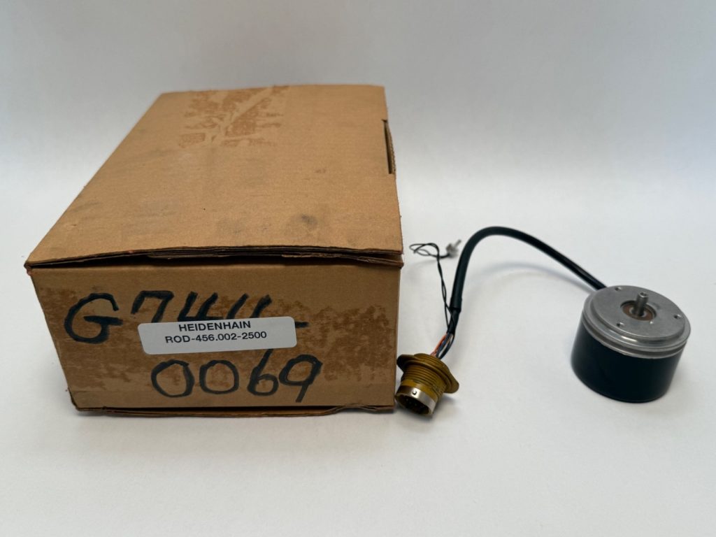 Incremental Rotary Encoder — 2500 Lines, ROD 400 Series, Cable with Connector