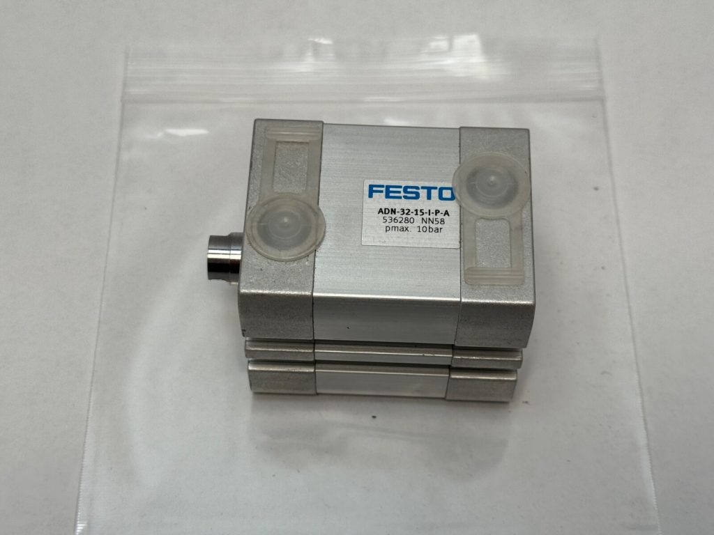 Compact Pneumatic Cylinder – 32 mm Bore, 15 mm Stroke, Double-Acting, ISO 21287, G1/8 Ports