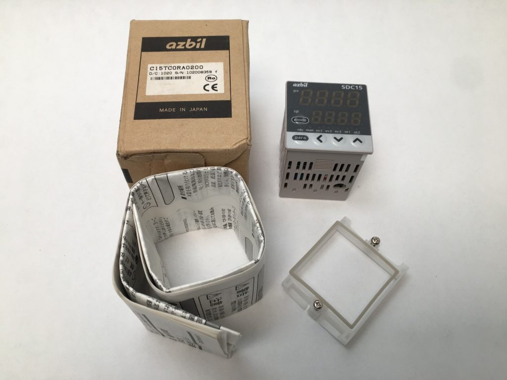 Single Loop Temperature Controller — 48x48 mm Panel Mount, RTD Input, 4-20 mA Output, 100-240 VAC, 3 Event Relays