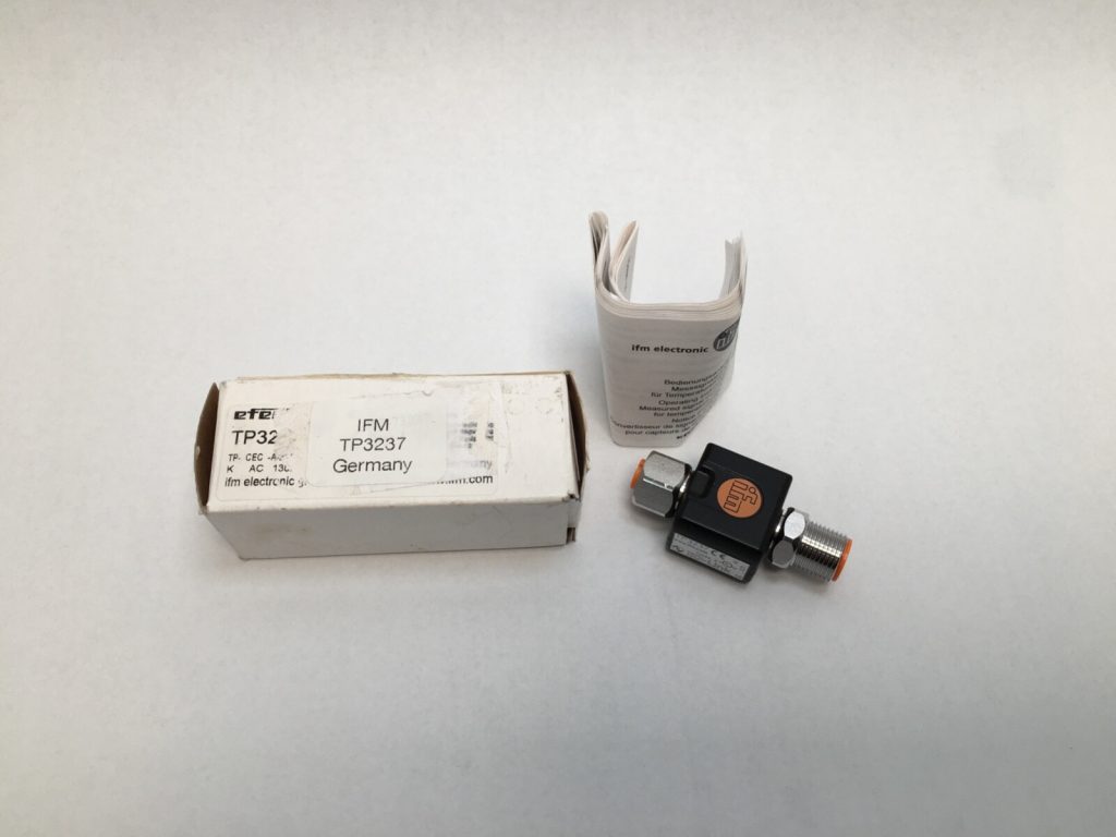 Temperature Transmitter — Pt100/Pt1000 Input, -50 to 300 °C, 4-20 mA, IO-Link, 20-32 V DC, M12, IP67