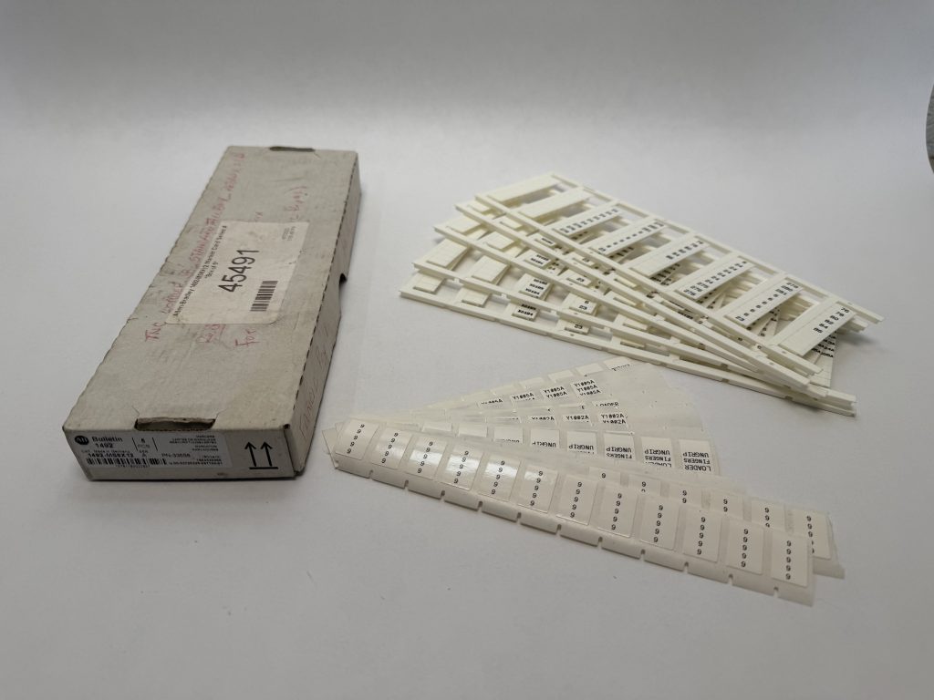 Allen-Bradley 1492-MS6X12 Ser A Snap-In Marker Card 6x12mm 80/Card 5 Pcs