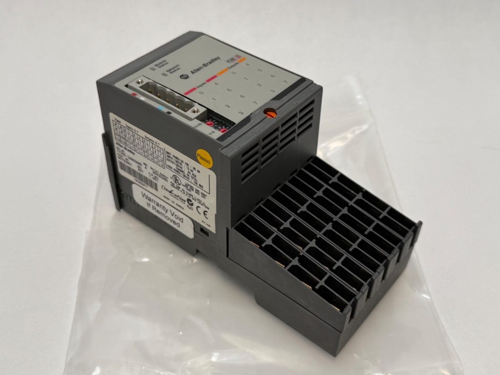 Allen-Bradley 1734D-IA8XOA8S POINTBlock DeviceNet I/O block with connector and terminal cover, in plastic bag