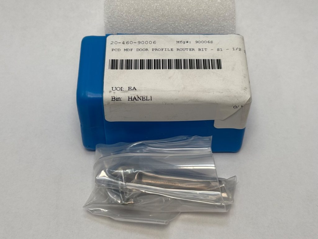 Diamond Router Bit for MDF — DP, Z2, Right Hand, 33.4 x 12 x 12.7 mm