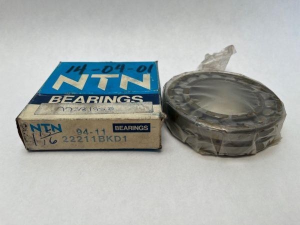 NTN 22211BKD1 spherical roller bearing – image 1