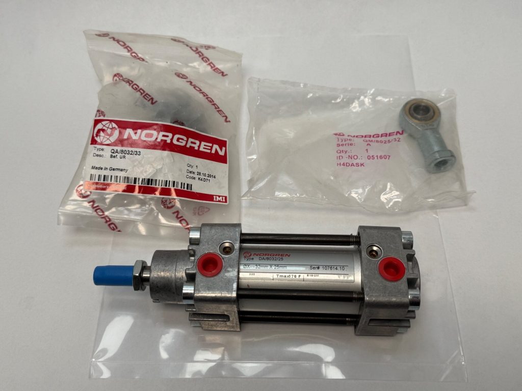 ISO 15552 Tie-Rod Air Cylinder – 32 mm Bore, 25 mm Stroke, Adjustable Cushioning, with Rear Eye and Rod Eye