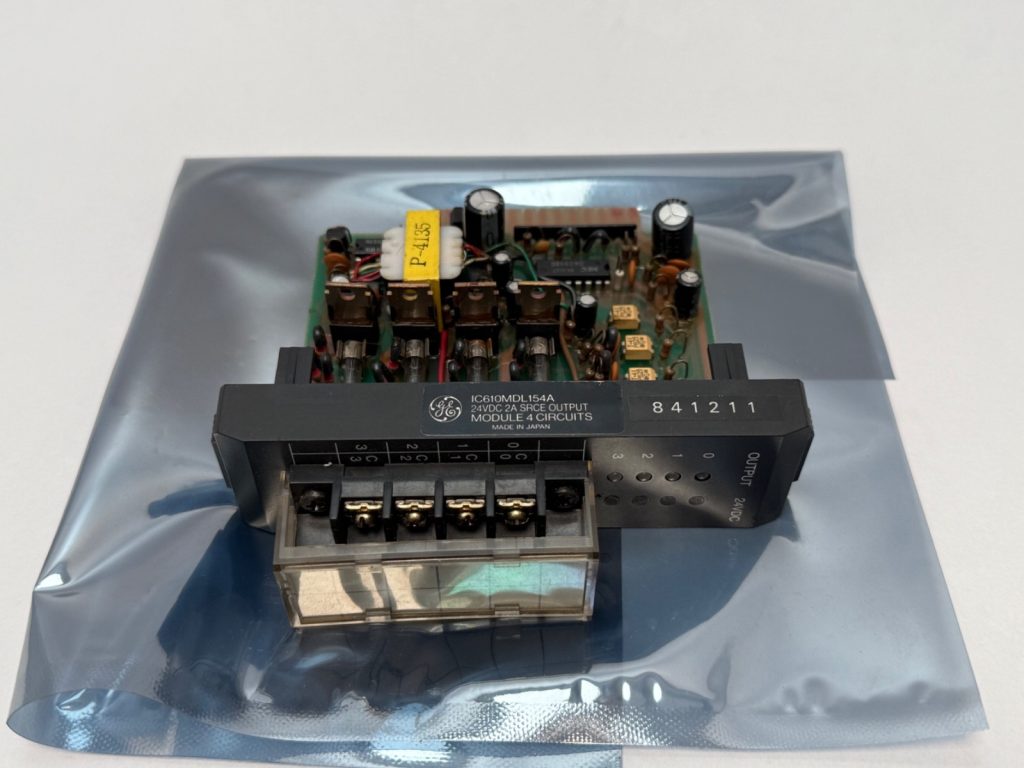 Series One 24 VDC 2 A Output Module — 4 Isolated Fused Sink/Source Circuits, Per-Circuit LEDs, 8 References Consumed