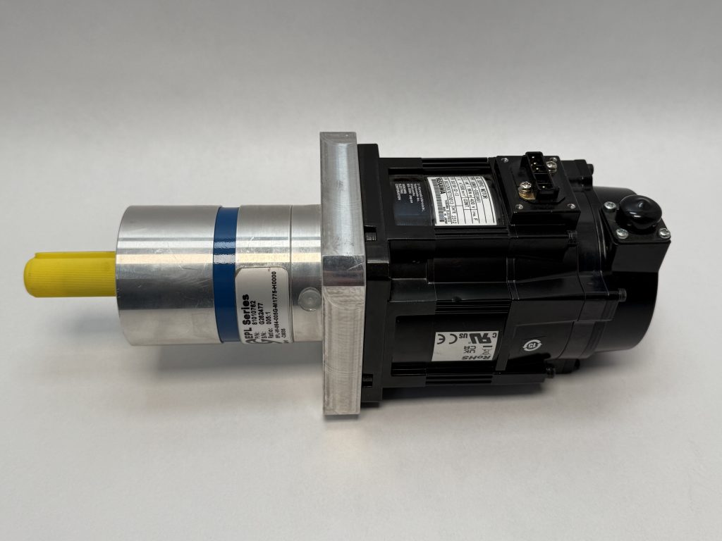 Yaskawa SGMGV-03D3A61 Servo Motor 0.3kW 400V w/ GAM EPL-W-064 5:1 Gearhead