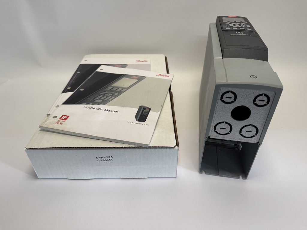 Danfoss 131B0408 VLT AutomationDrive FC-302 2HP 1.5kW 230V VFD Type 1 Keypad
