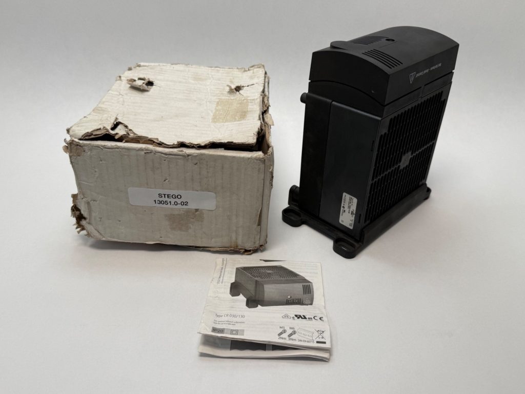 Enclosure Fan Heater - 950 W, 230 VAC 50/60 Hz, Fixed Hygrostat 65% RH, 94.2 cfm, DIN Rail or Screw Mount